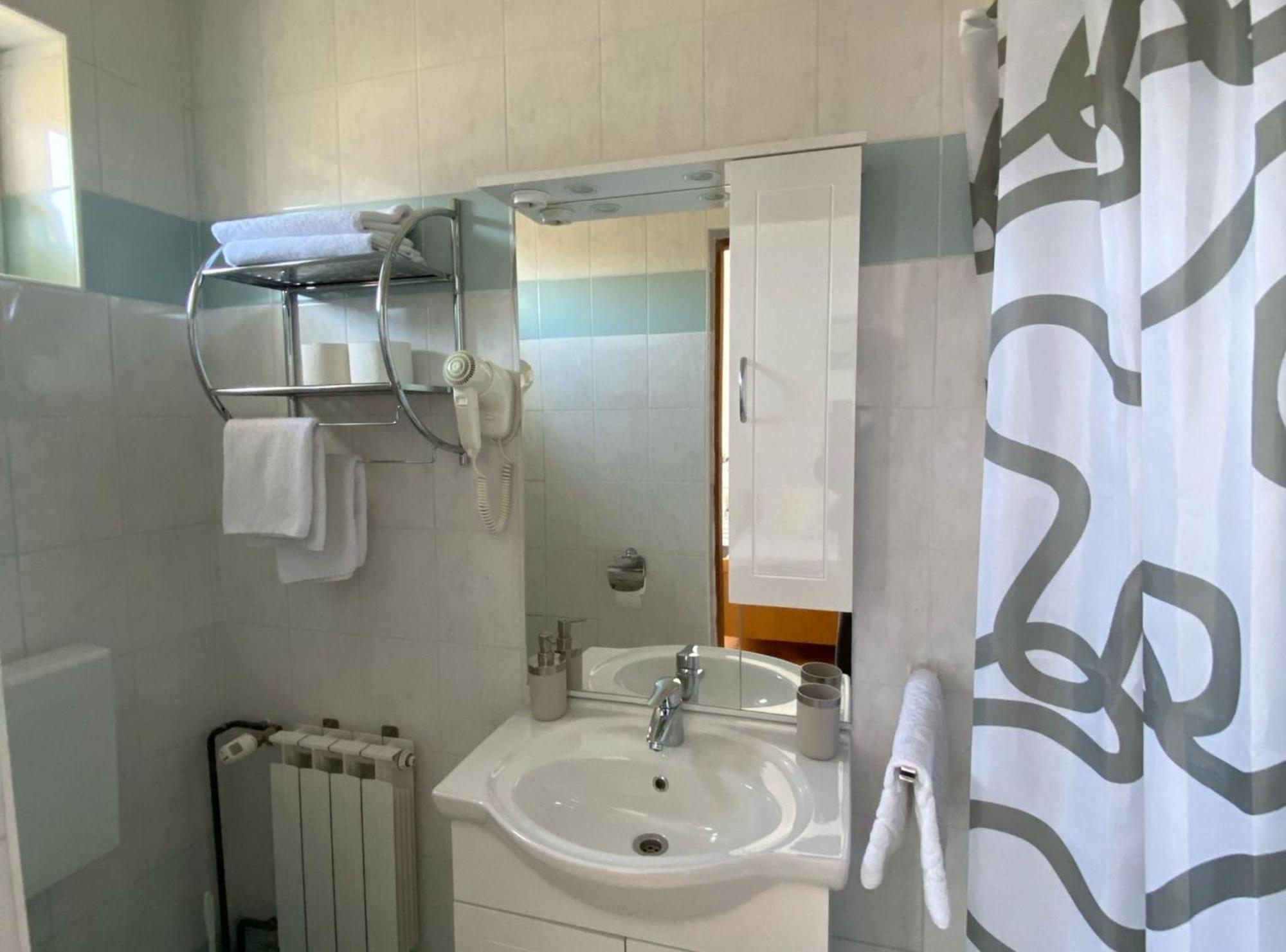 M&N Zafran Otel Grabovac  Dış mekan fotoğraf