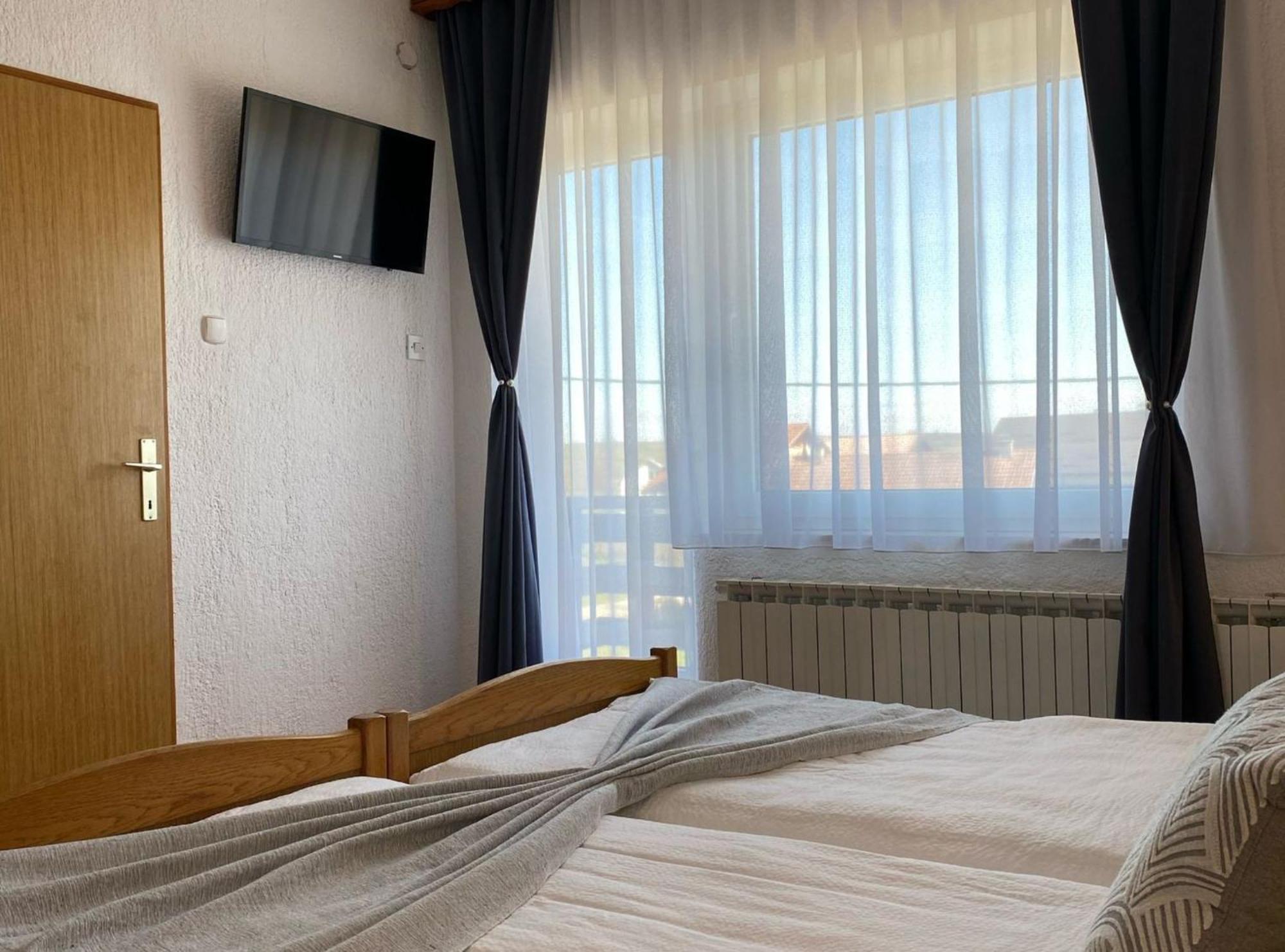 M&N Zafran Otel Grabovac  Dış mekan fotoğraf